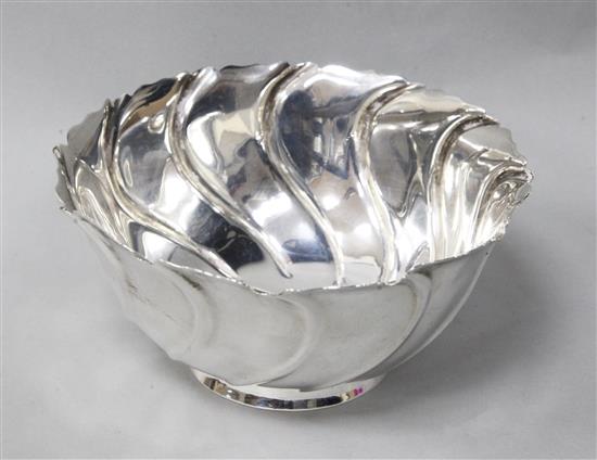An Edwardian wrythened silver sugar bowl, Goldsmiths & Silversmiths Co Ltd, London, 1908,